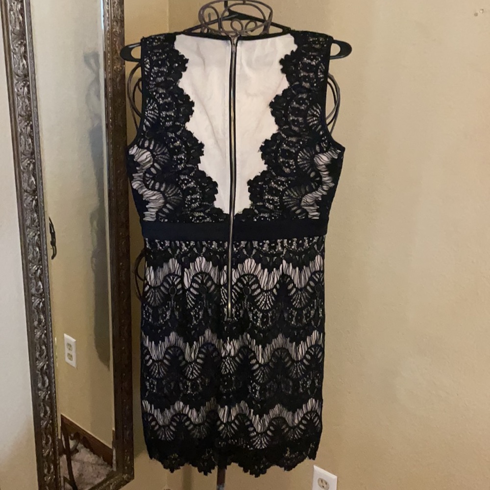 Dress - Picture 3 of 3